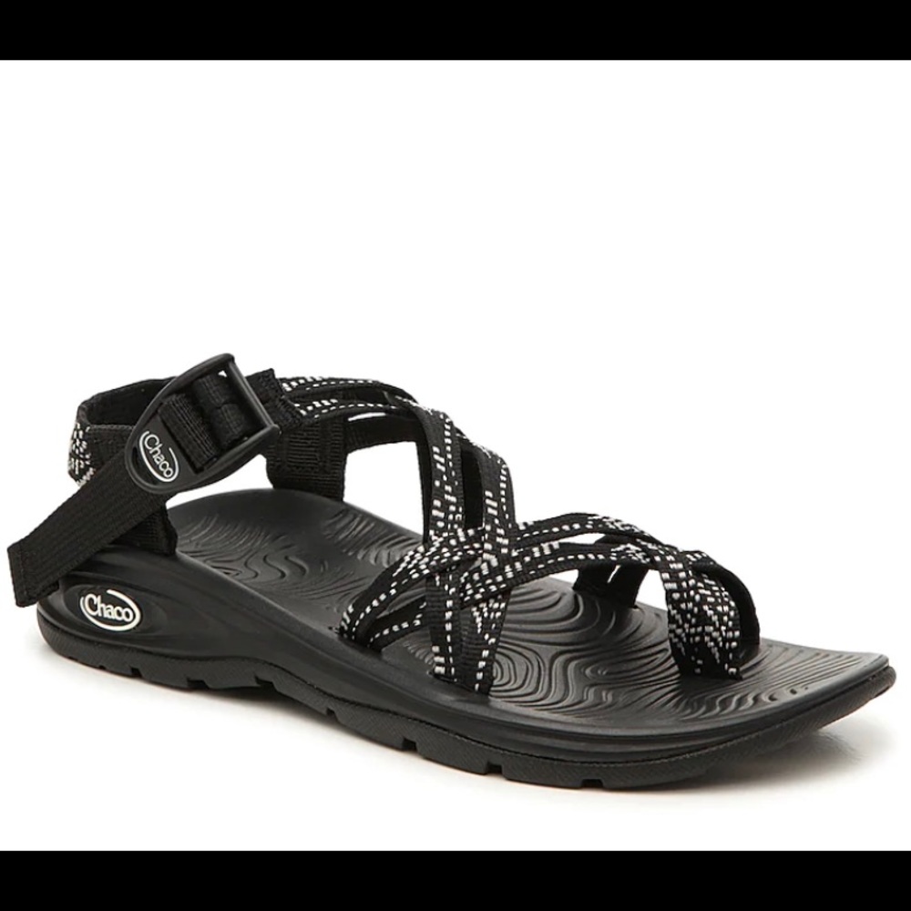 Chacos black and white size 9